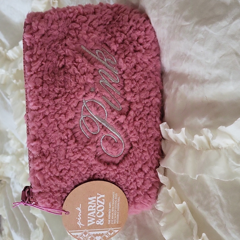 PINK Victoria's Secret Cozy Sherpa Cosmetic Bag NWT! - Picture 4 of 4